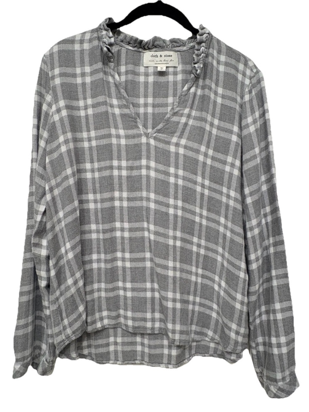 Anthropologie Cloth & Stone Size Medium Gray Plaid Pullover Top Ruffled Neck